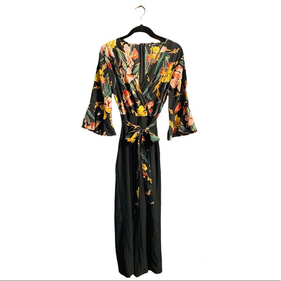 Floral Jumpsuit. Brand: SHEIN. Size: M Mid flare sleeves - Picture 1 of 3